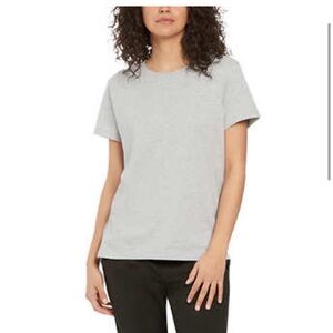 bench - basic Gray Tee